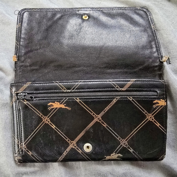 REHAB - Vintage Longchamp Long Black and Gold Wallet - Picture 5 of 7